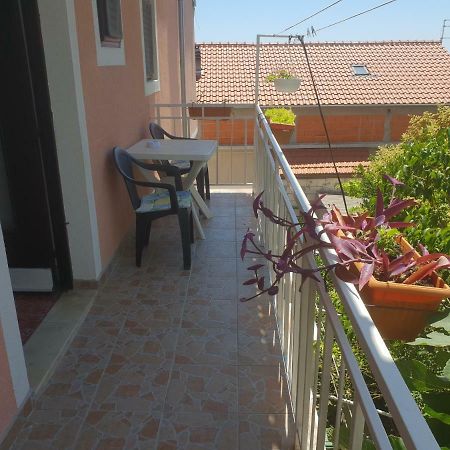 Guest House Alisa Χβαρ Εξωτερικό φωτογραφία