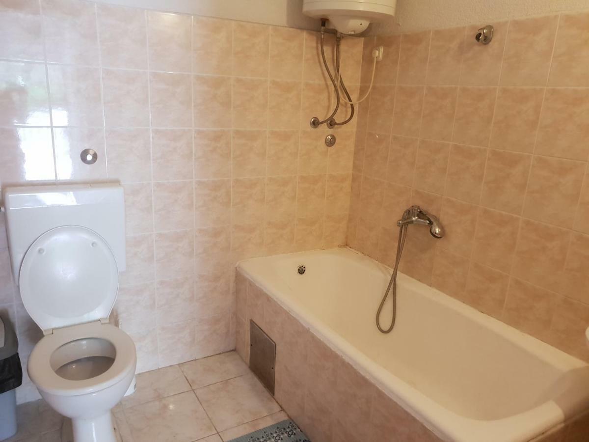 Guest House Alisa Χβαρ Εξωτερικό φωτογραφία