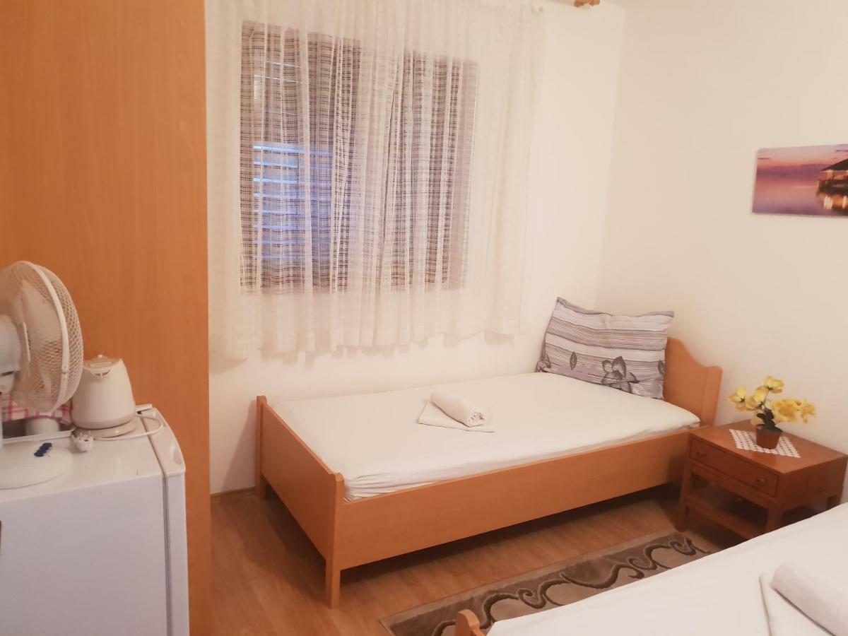 Guest House Alisa Χβαρ Εξωτερικό φωτογραφία