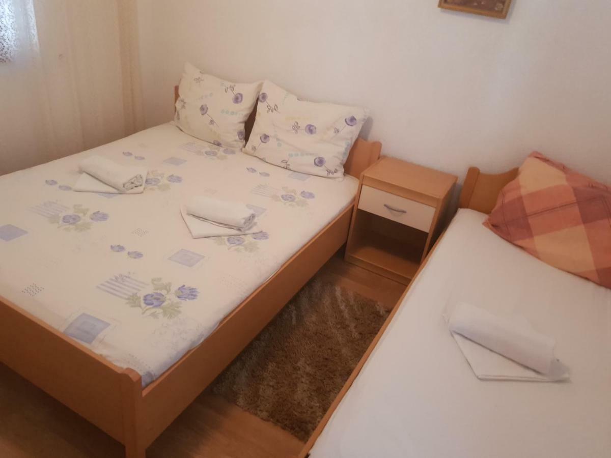 Guest House Alisa Χβαρ Εξωτερικό φωτογραφία