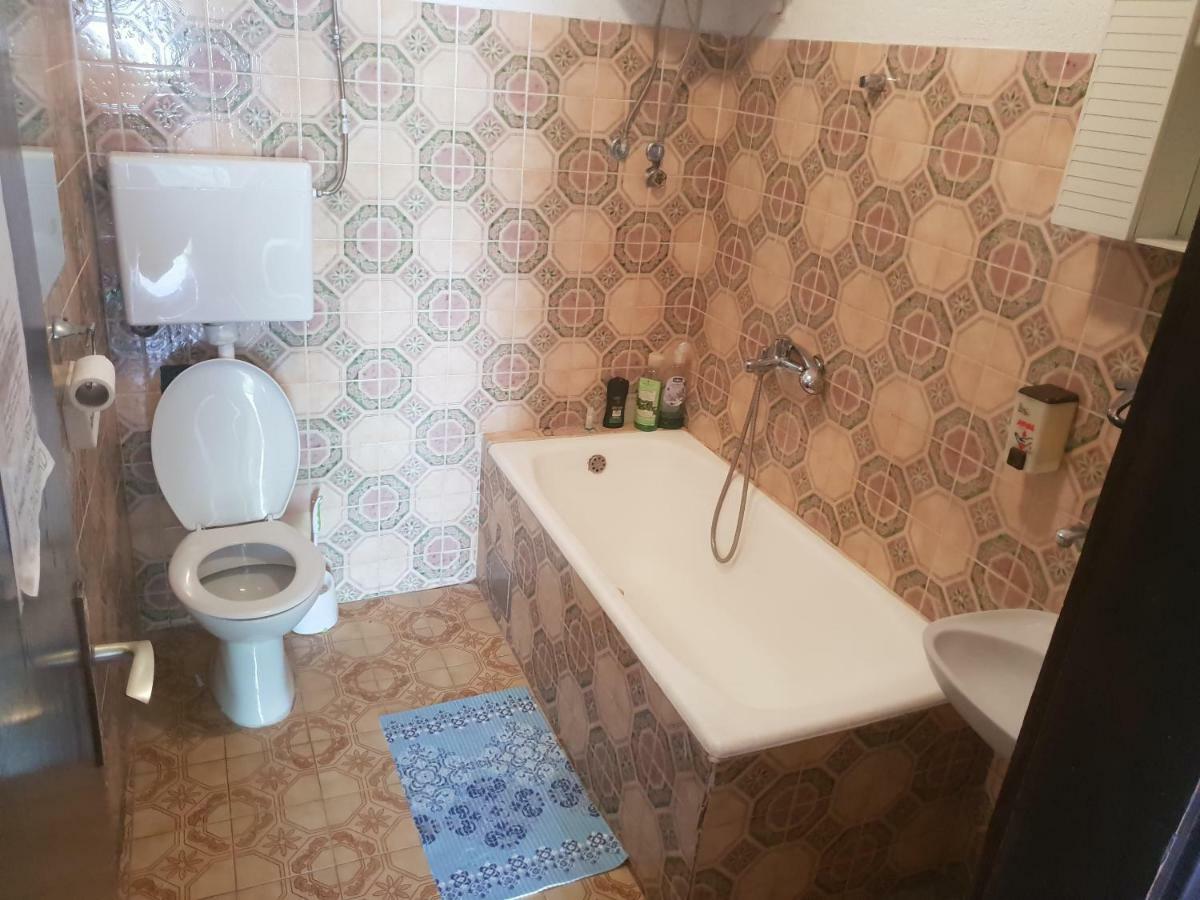 Guest House Alisa Χβαρ Εξωτερικό φωτογραφία