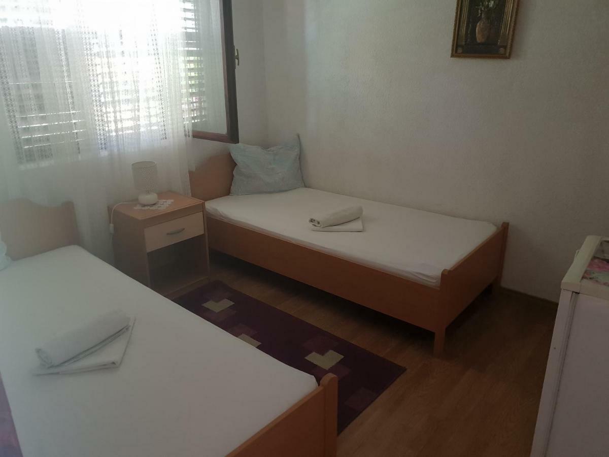 Guest House Alisa Χβαρ Εξωτερικό φωτογραφία