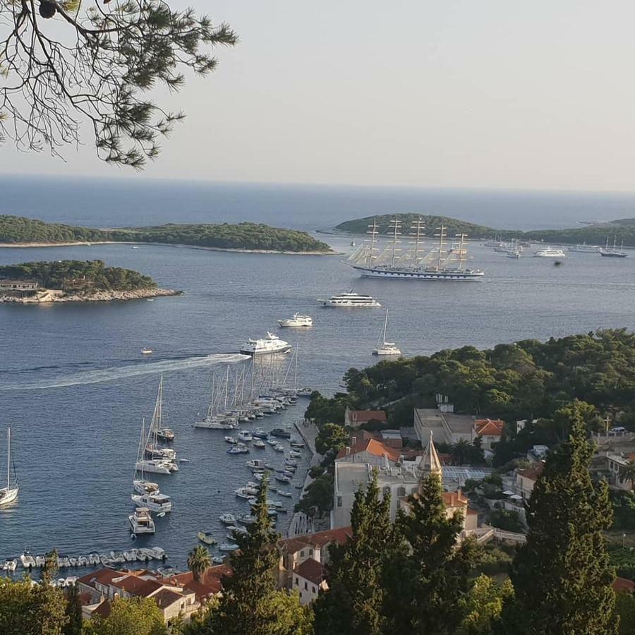Guest House Alisa Χβαρ Εξωτερικό φωτογραφία