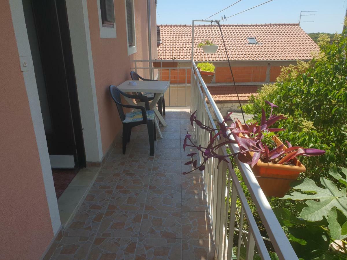 Guest House Alisa Χβαρ Εξωτερικό φωτογραφία