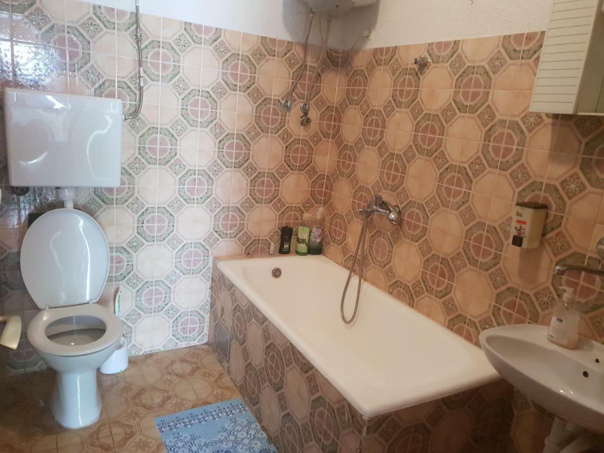 Guest House Alisa Χβαρ Εξωτερικό φωτογραφία