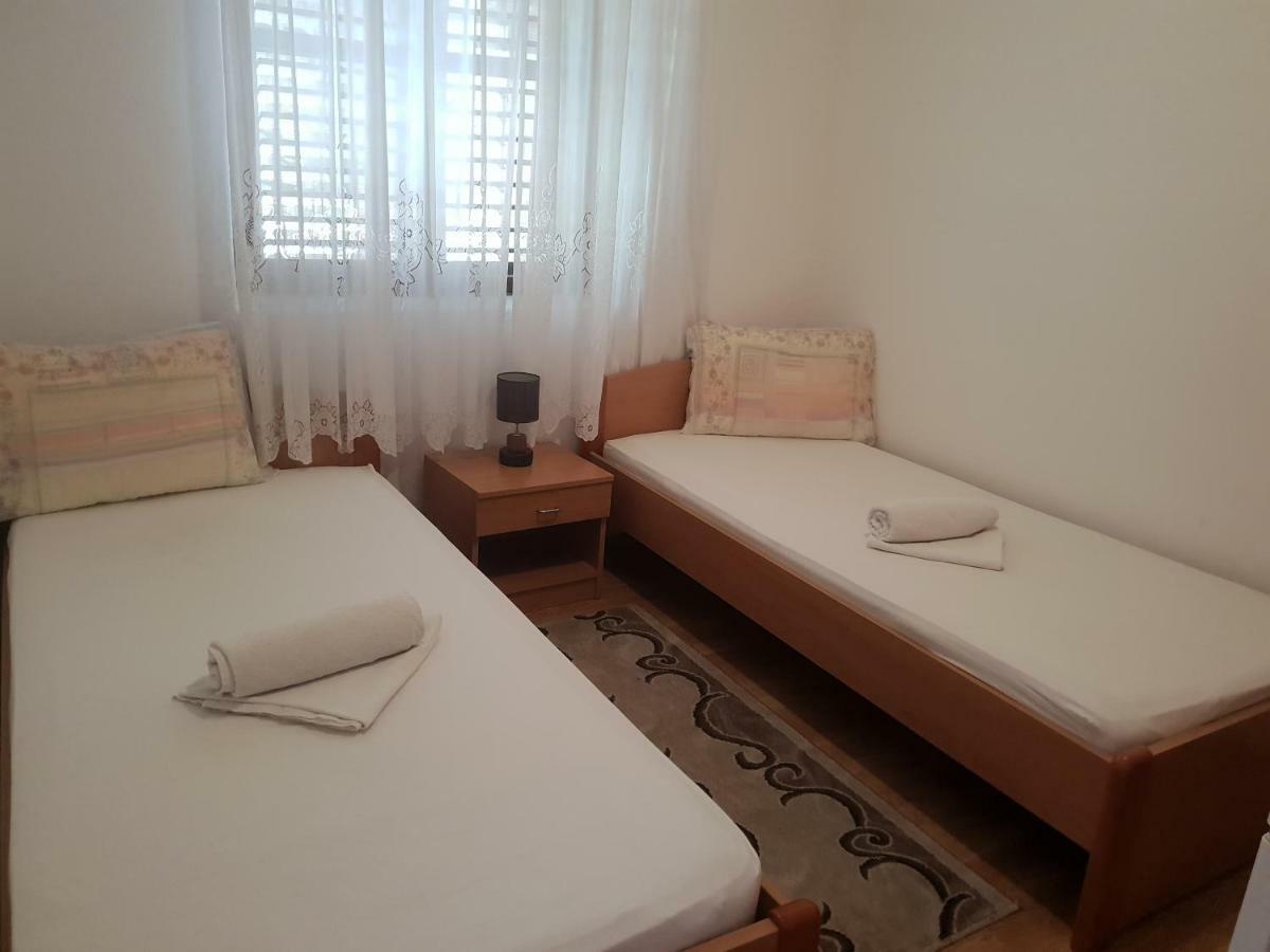 Guest House Alisa Χβαρ Εξωτερικό φωτογραφία