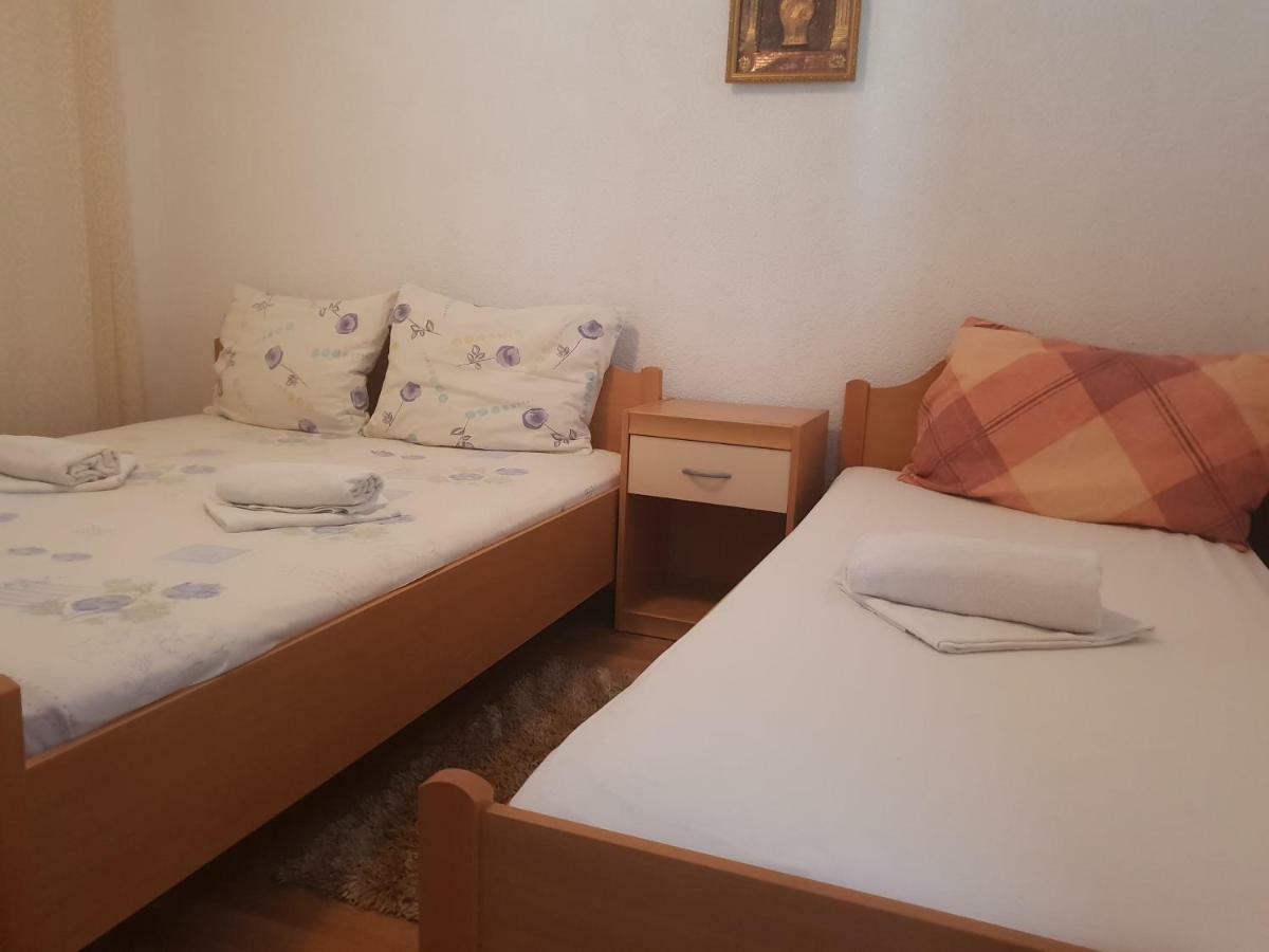 Guest House Alisa Χβαρ Εξωτερικό φωτογραφία